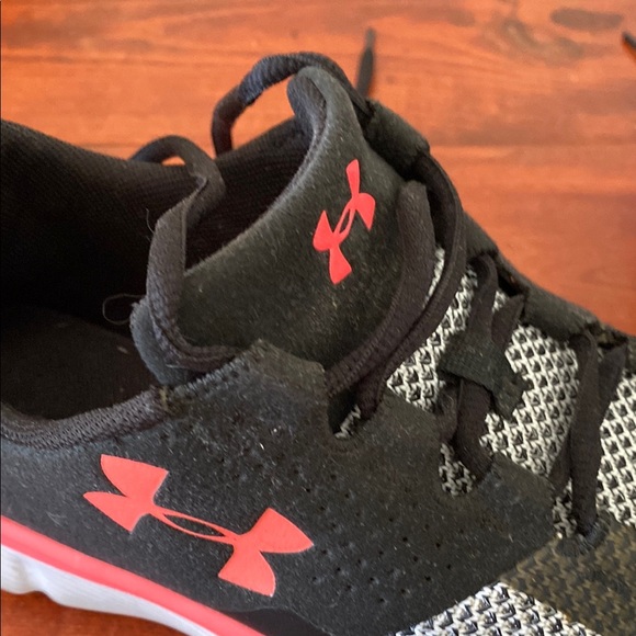 Under Armour Women's Black and Pink Running Shoes Size 7Y EUR 40 - Picture 7 of 9